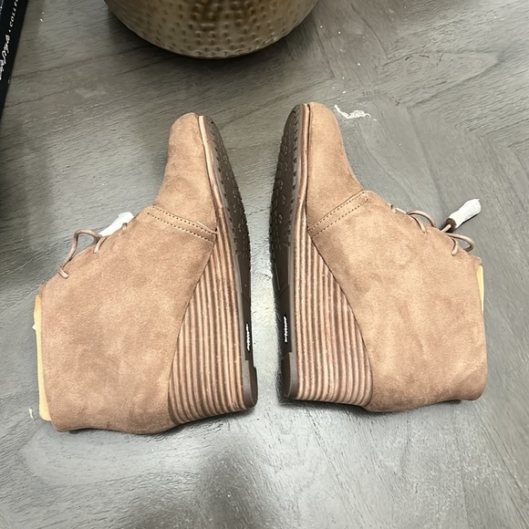 WOMEN'S DR. SCHOLLS DAKOTA WEDGE BOOTIES (WIDE) - Picture 12 of 13